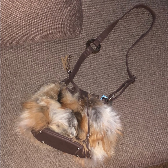 Julia Parker Bucket Bag - Picture 2 of 8